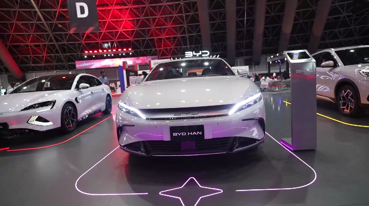 The 2025 BYD HAN at the 2024 Jeddah International Motor Show. In this article, we provide you with a detailed overview of the model's specifications