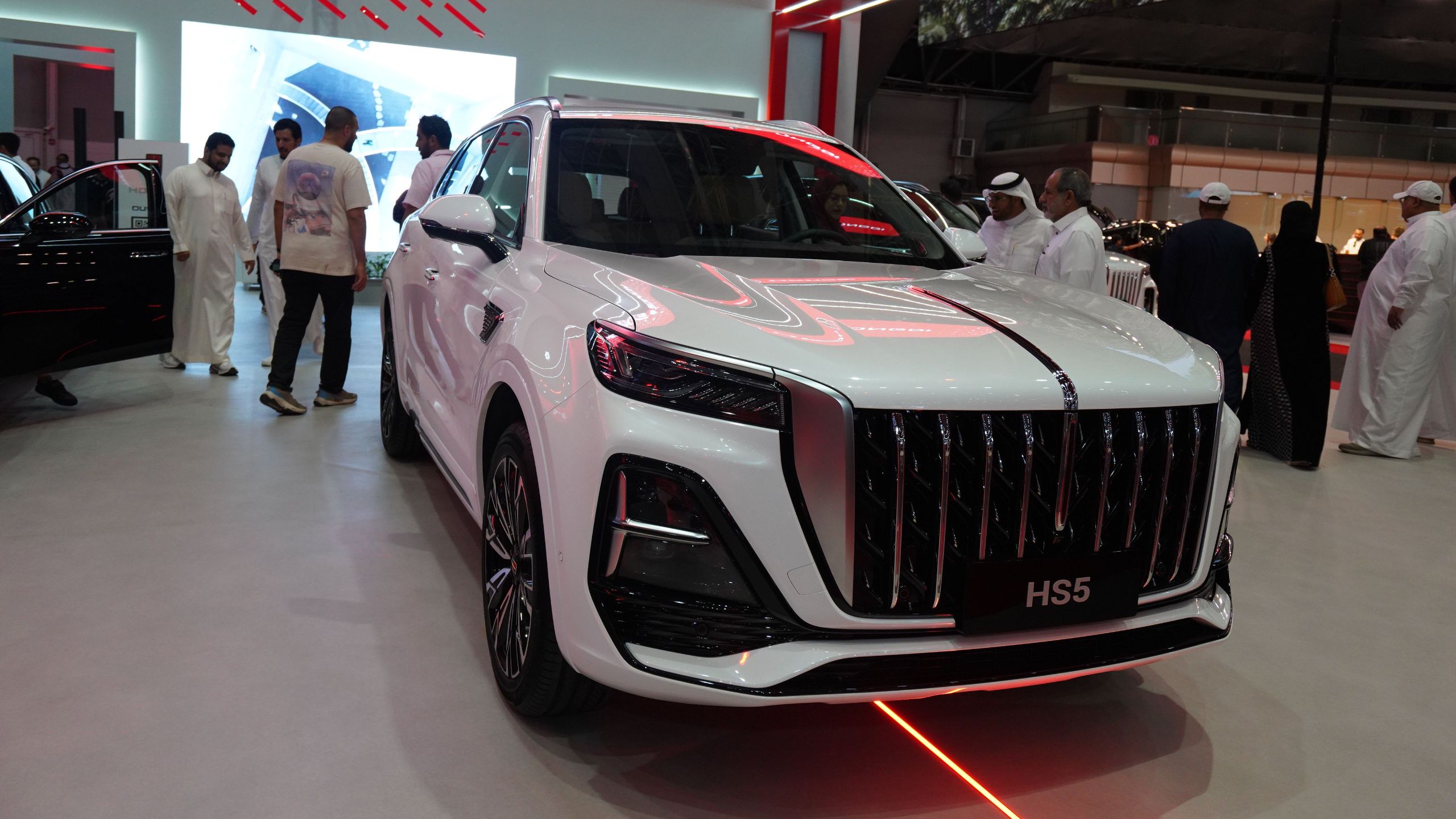 2025 Hongqi HS5 at 2024 Jeddah International Motor Show, Cartea will bring you the latest pictures and specifications of the model