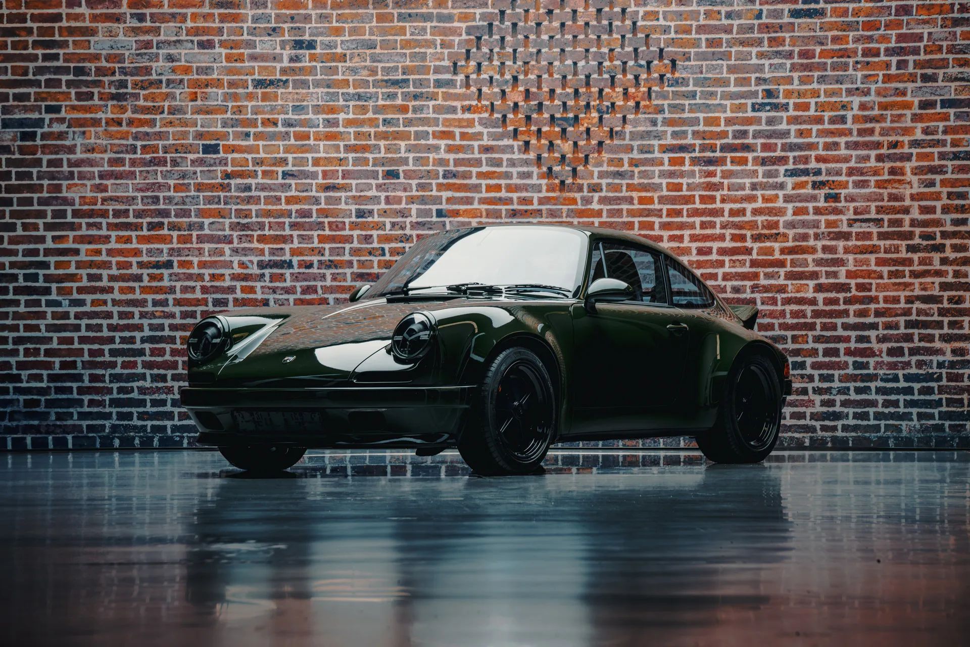 Kalmar showcases an EV conversion of the 964-generation Porsche 911 powered by Tesla components.