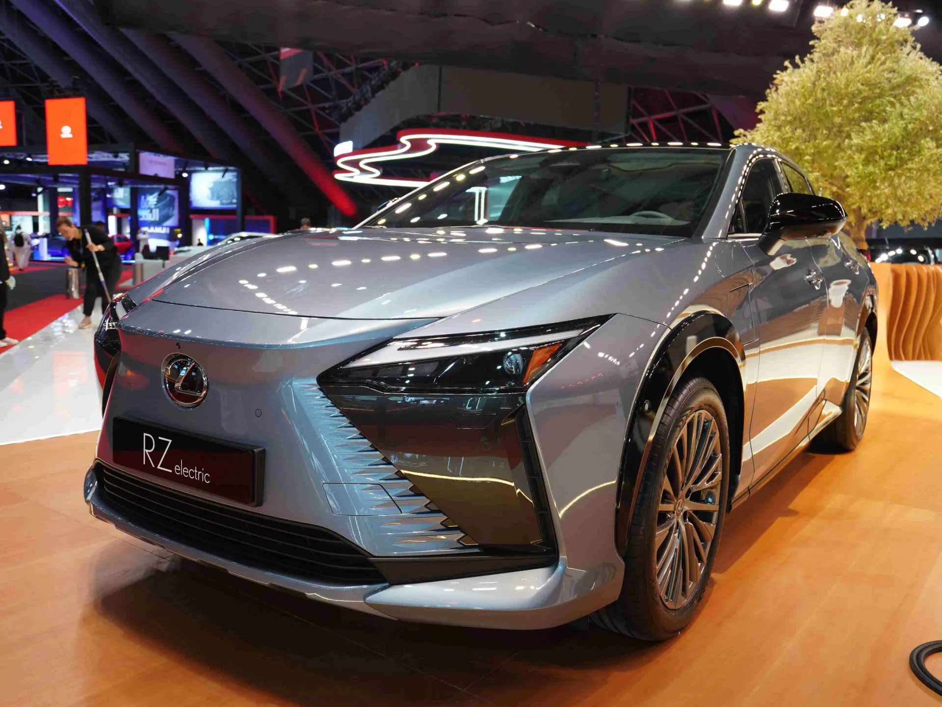 2025 Lexus RZ450e