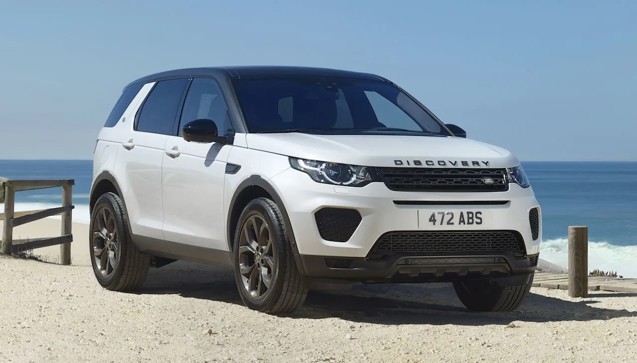 تخطط JLR لإطلاق طراز Discovery الأكثر تميزًا، والذي من المرجح أن يقدم خيارات لكل من محركات البنزين والكهرباء.