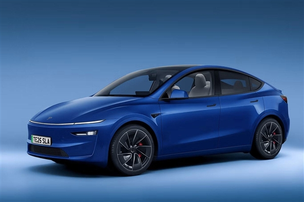 new-tesla-model-y-renderings-running-light-strips-split-light-clusters