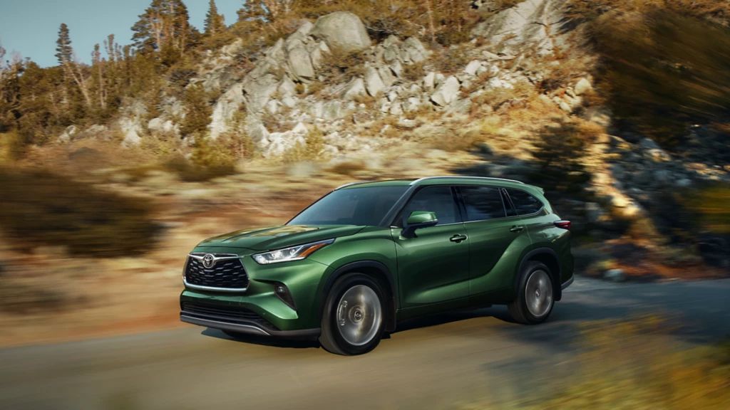 2025 Toyota Highlander Prices and Family Car Features