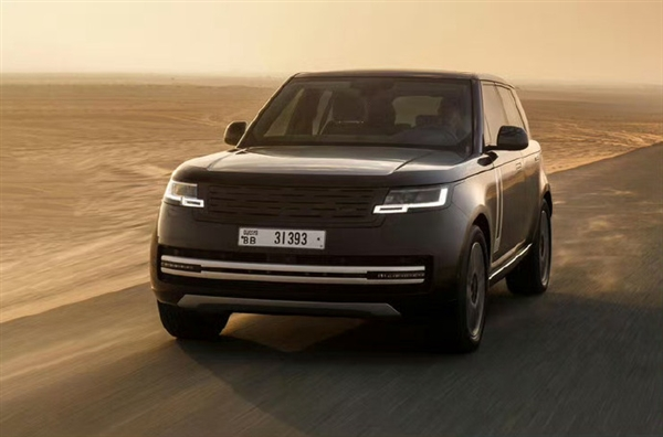 Exterior images of Land Rover's new Range Rover