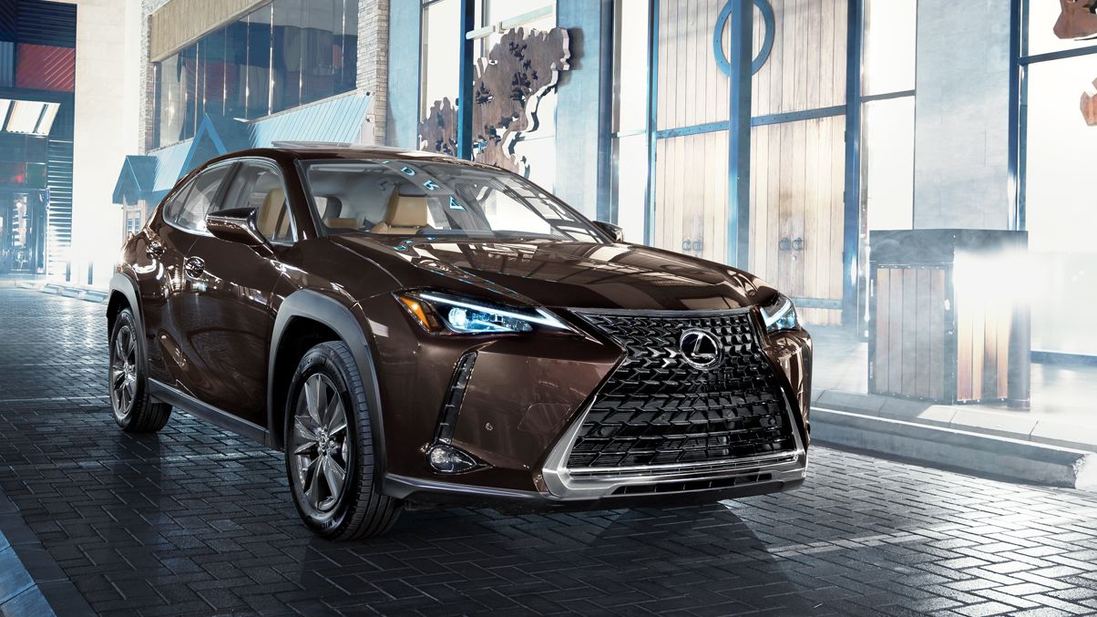 This article presents images, performance specifications, engine parameters, and pricing for the 2025 Lexus UX.