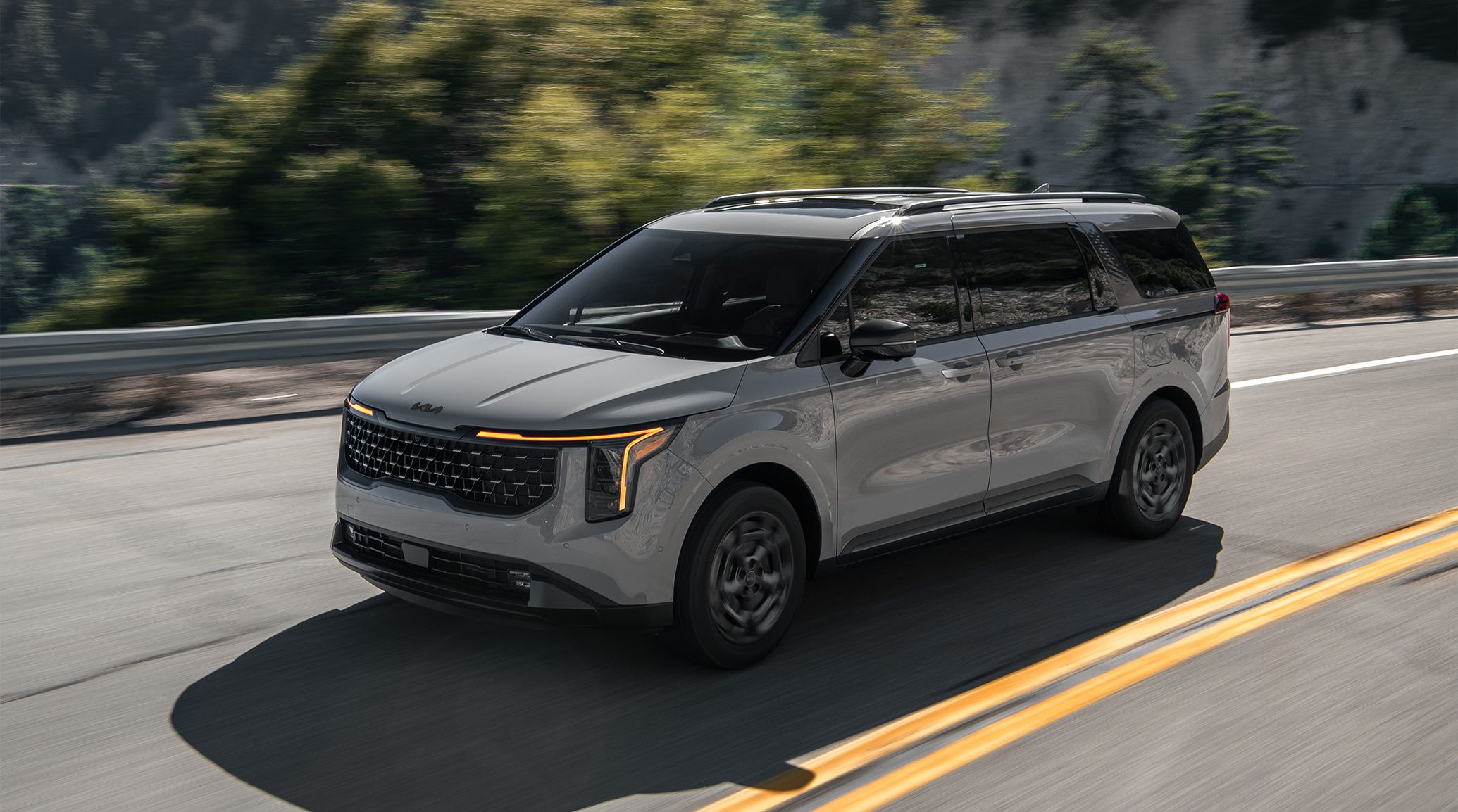 Quick overview of the key features of the 2025 Kia Carnival Standard, including engine specifications, essential equipment, and pricing.