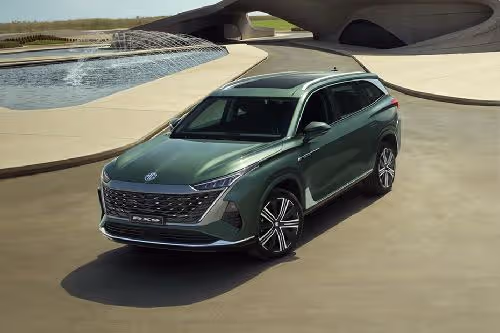 Discover the new specifications and prices of the 2025 MG RX9, a large SUV accommodating 7 passengers, officially unveiled at the Jeddah Motor Show.