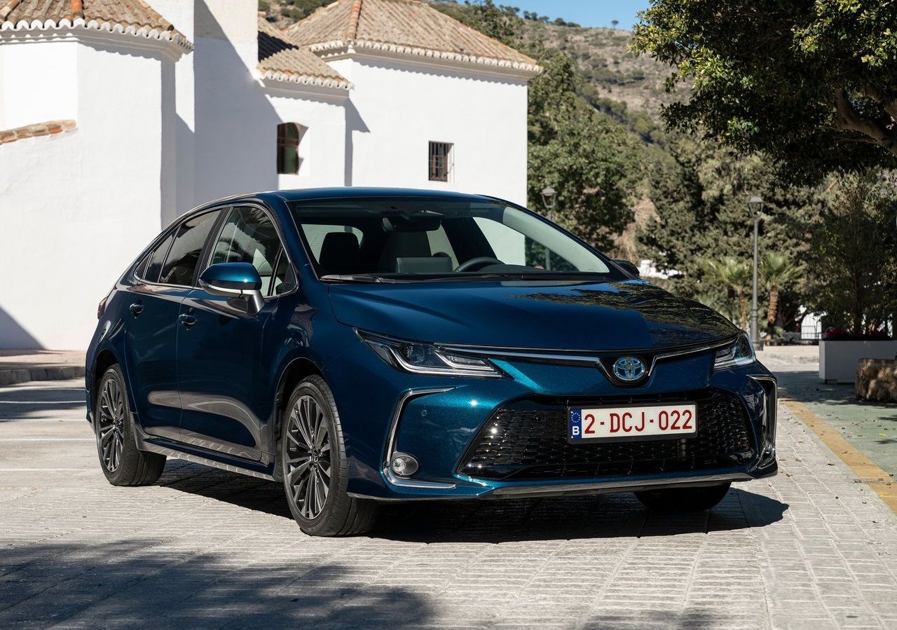  Explore how the Toyota Corolla evolved in Egypt, balancing past simplicity with today's advanced tech and eco-friendly features.