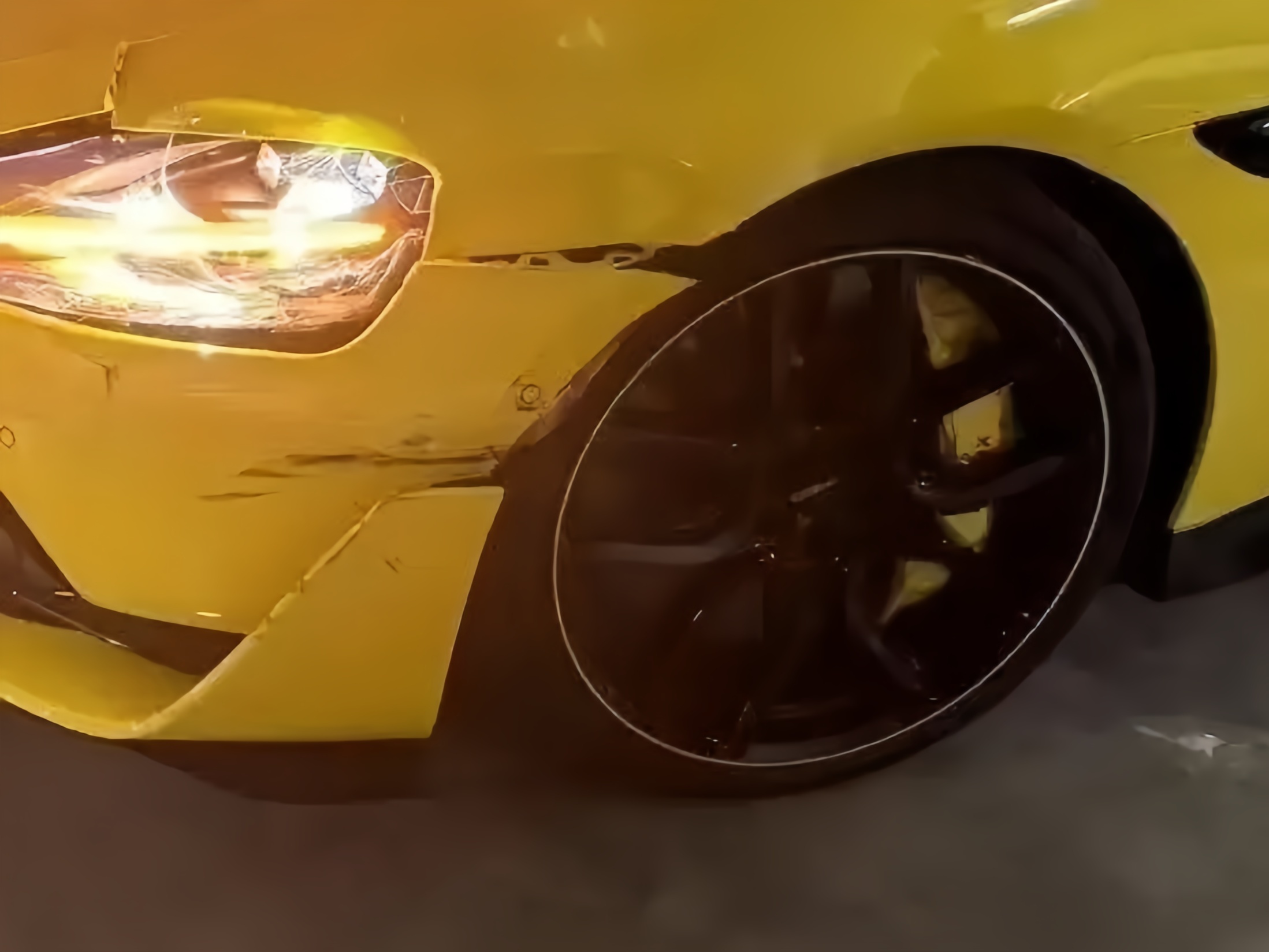 Xiaomi SU7 Ultra’s First Crash: Is This 1,548 HP Performance Beast a Safety Hazard?