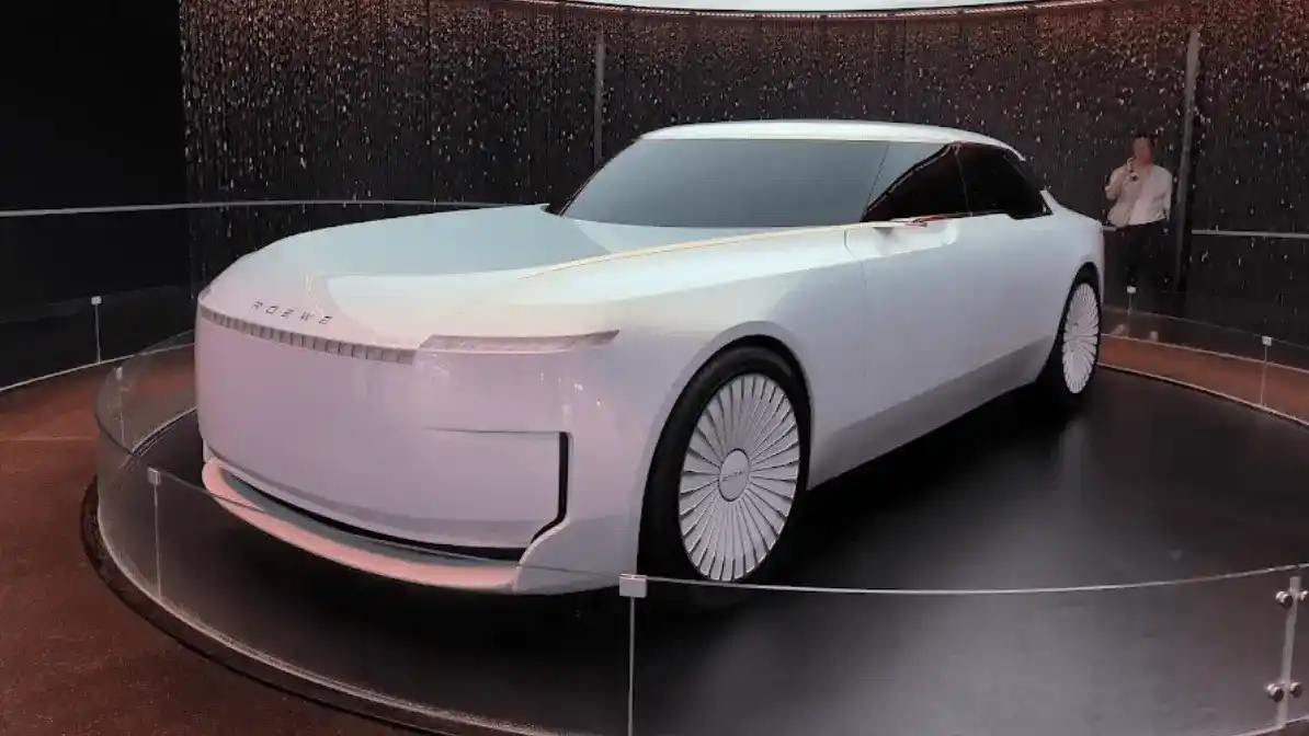 Discover the Roewe Pearl, designed by Joseph Kaban, featuring a luxurious design and innovative electric technologies.