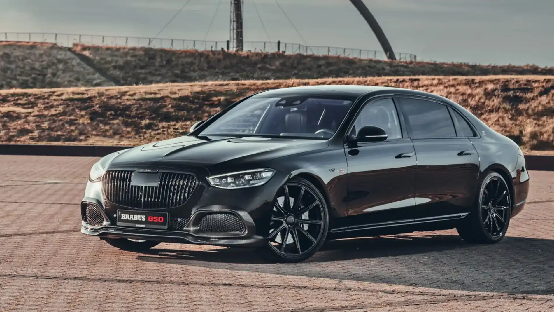 Explore the Brabus Maybach S680 versus the Huawei Maextro S800 in Gulf markets, detailing cabin luxury, performance tech, and pricing.