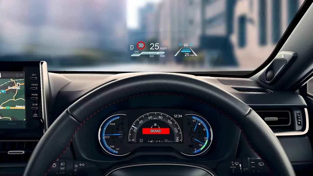 اكتشف معنى 7 أضواء تحذير رئيسية في تويوتا كورولا 2025 مع إجراءات طوارئ فورية. دليل مبسط لفهم تحذيرات نظام الفرامل، ضغط الإطارات