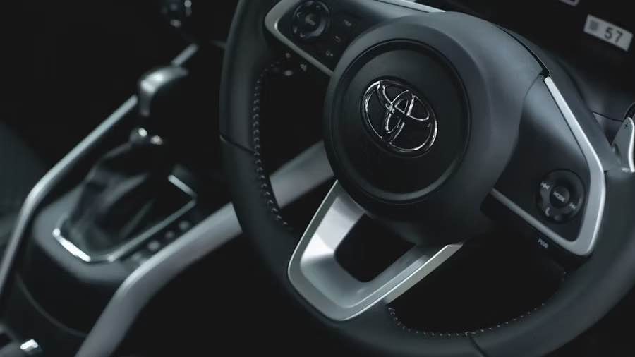 Discover the 2025 Toyota Crown price range, trim comparisons, and expert buying tips.