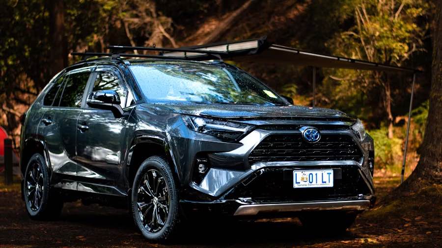 Discover the 2023 Toyota Land Cruiser Prado price in 2025 markets. 