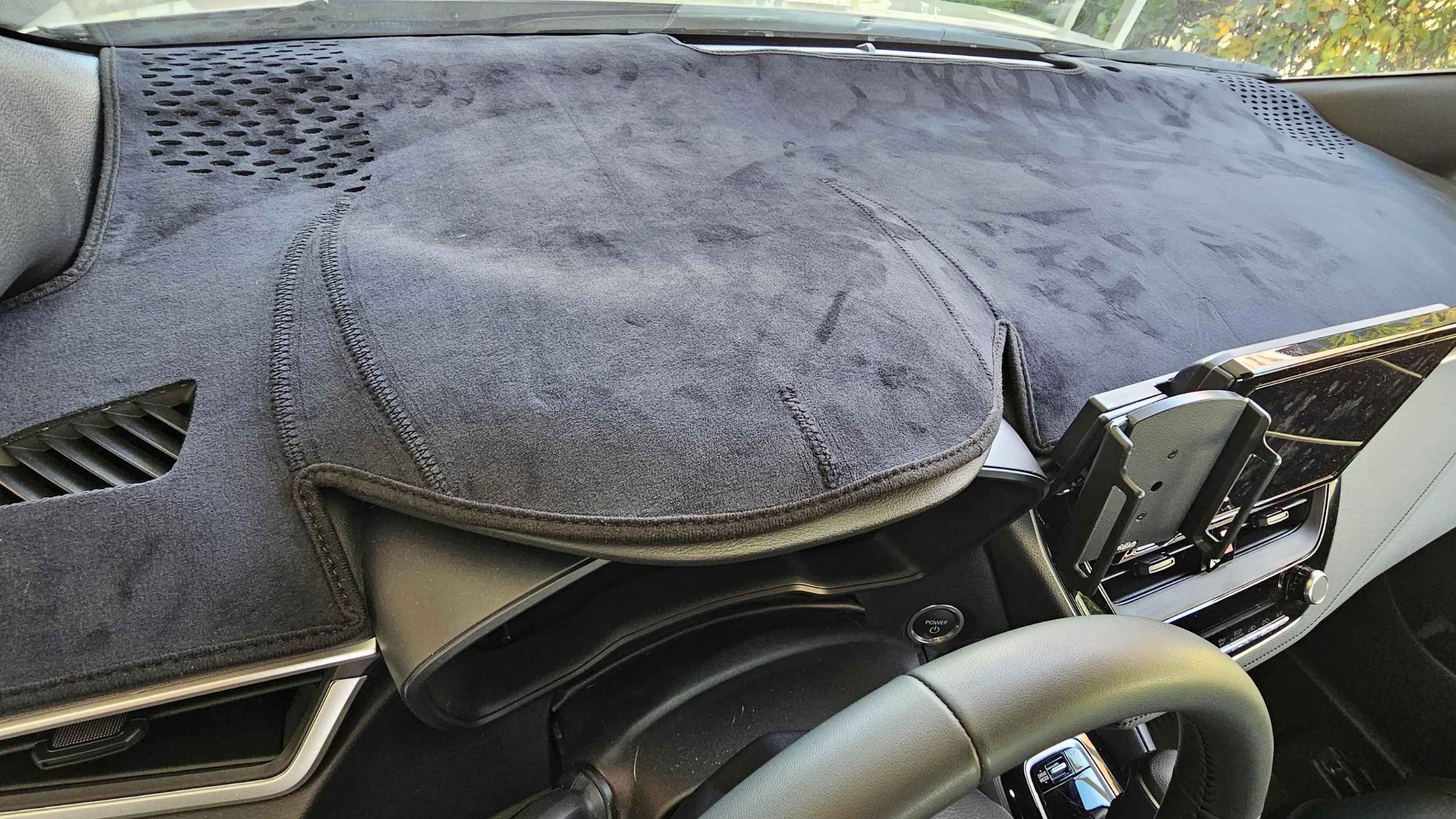 Discover the best Toyota Corolla dashboard covers for 2025 models. Learn how to choose UV-resistant, custom-fit solutions that combat harsh climates