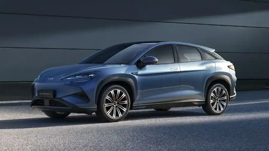 Explore the luxury design, spaciousness, advanced tech, and official prices of the 2025 BYD Sealion 7 in Saudi Arabia.