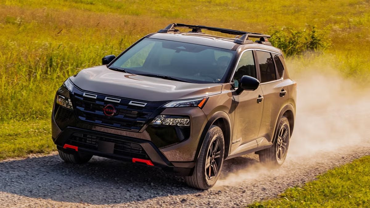 2025 نيسان روغ مقابل تويوتا RAV4:دليل المقارنة الشامل لاختيار السيارة المثالية