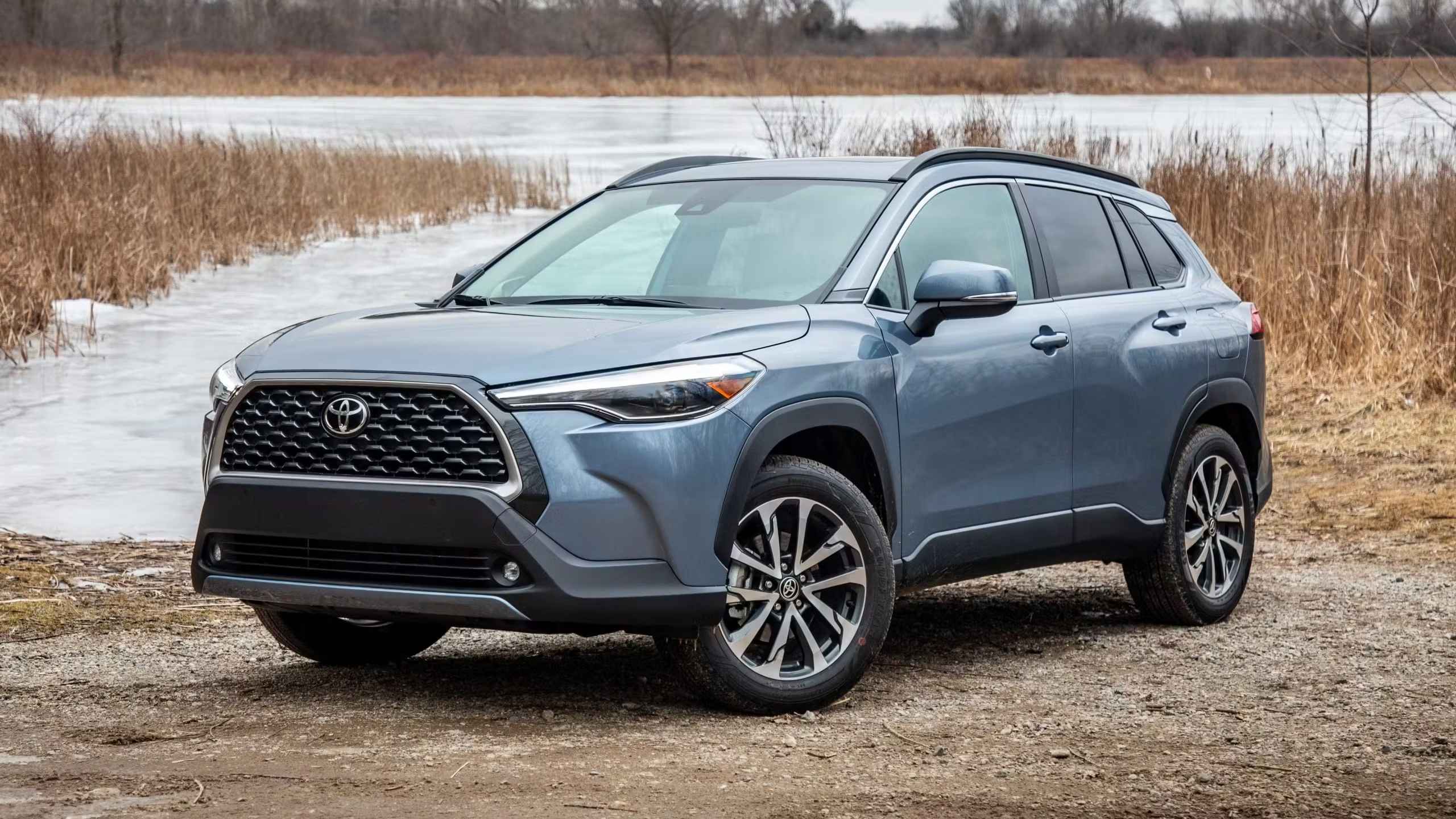 Discover detailed price insights, configurations, financing options and smart purchasing tips for the 2025 Toyota RAV4 7-seater