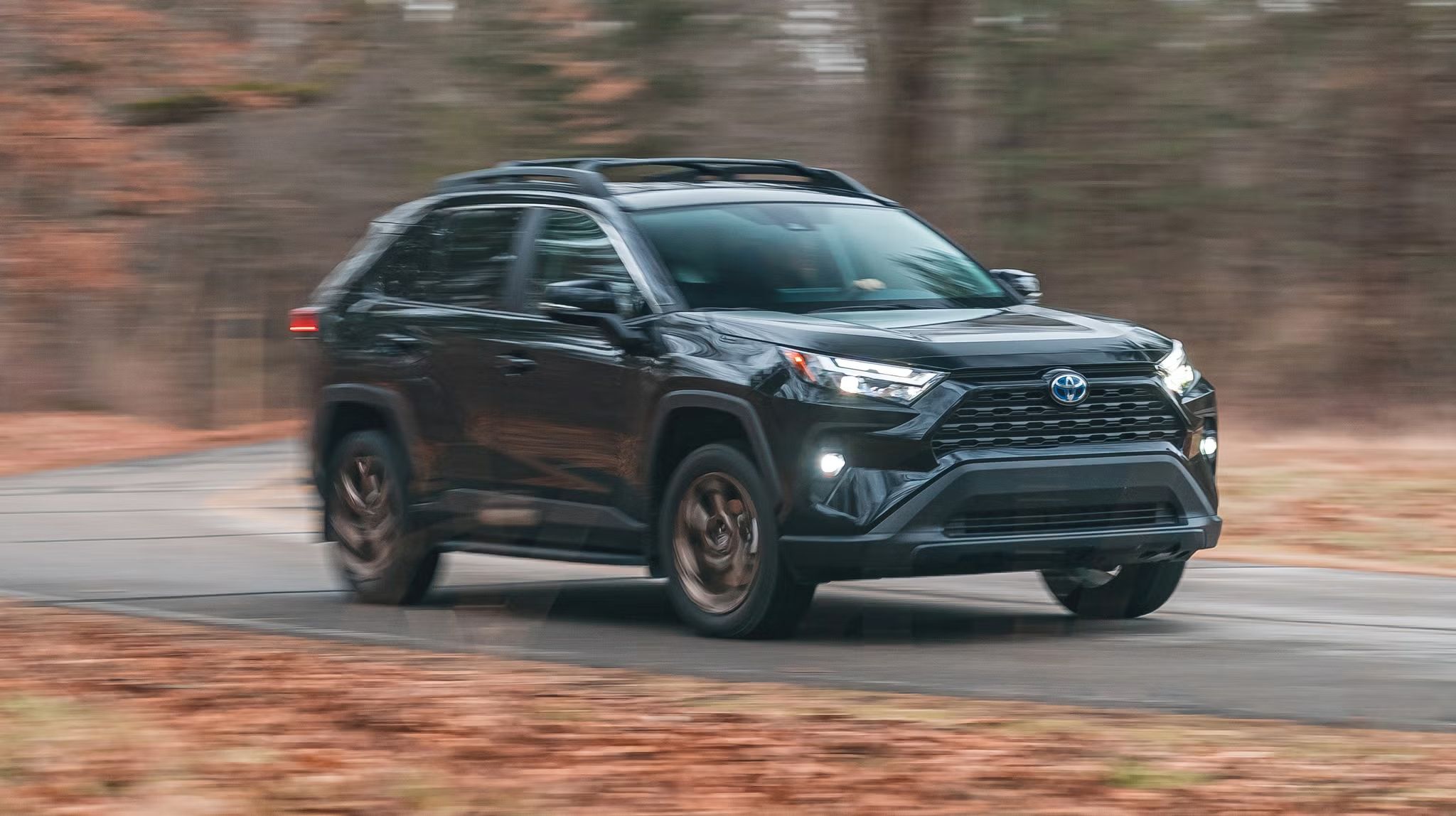 تكلفة استبدال بطارية تويوتا RAV4 هايبرد 2025:دليل شامل للتوفير والصيانة
