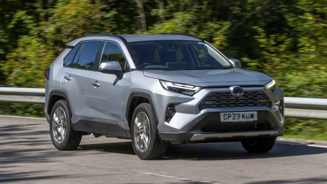 اكتشف موعد إطلاق تويوتا RAV4 2025 في الإمارات مع تفاصيل الأسعار والمواصفات المبتكرة. دليل شامل لاتخاذ قرار الشراء بثقة.