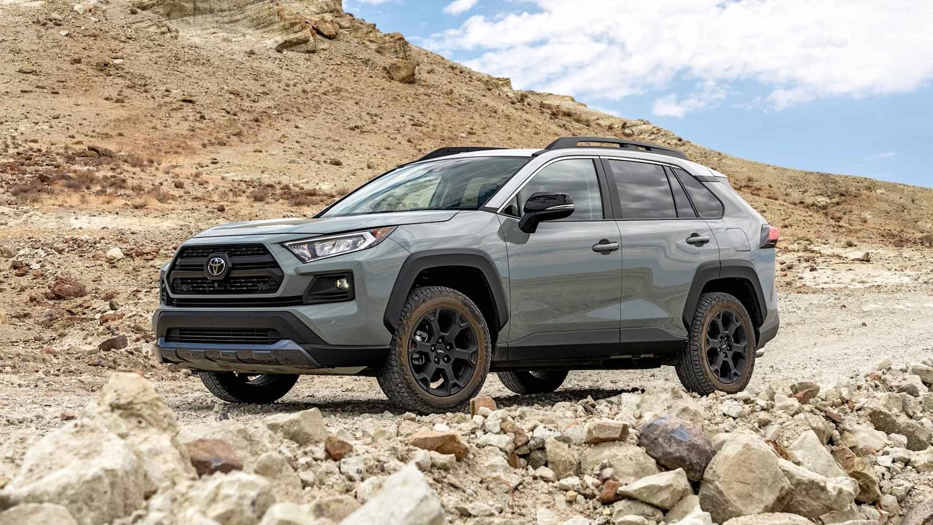 اكتشف أسرار سعة صندوق الأمتعة في تويوتا RAV4 2025 مع نصائح عملية لتحقيق أقصى استفادة من المساحة