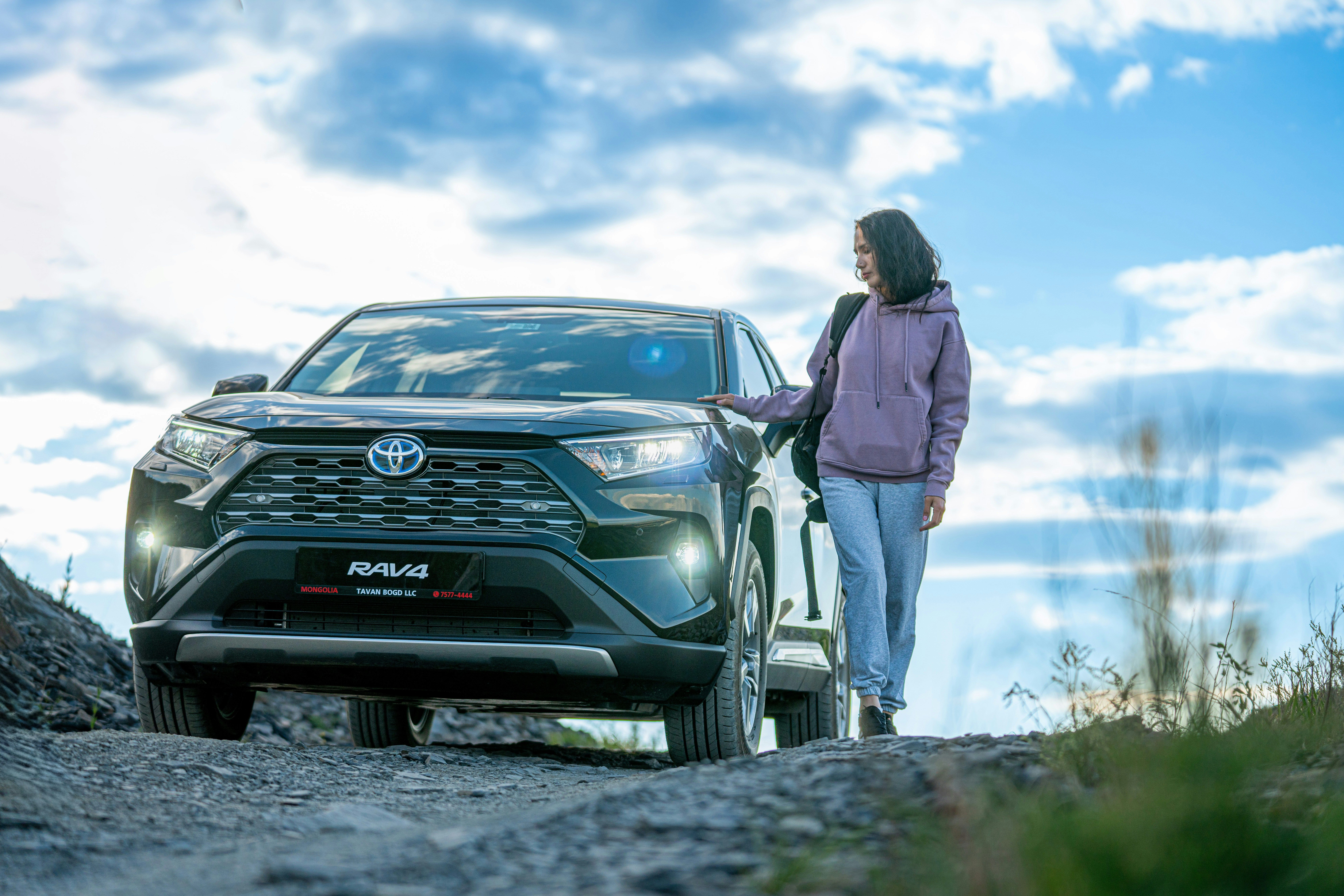 سعر تويوتا RAV4 فول أوشين 2025 في الإمارات:دليل الشراء الشامل