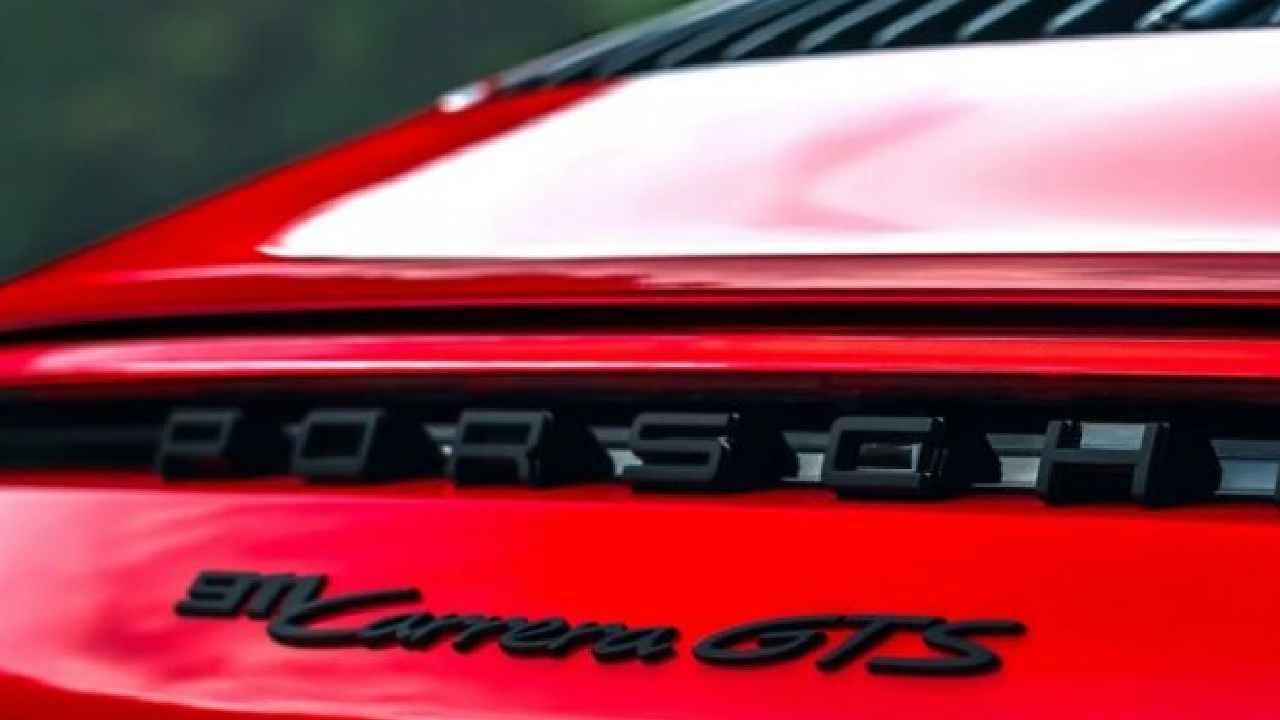 قد يكلفك خدش في بورشه 911 أكثر من 11 ألف دولار، ولكن لم هذه التكلفة؟ إليك الأسباب وكيفية تفاديها. 