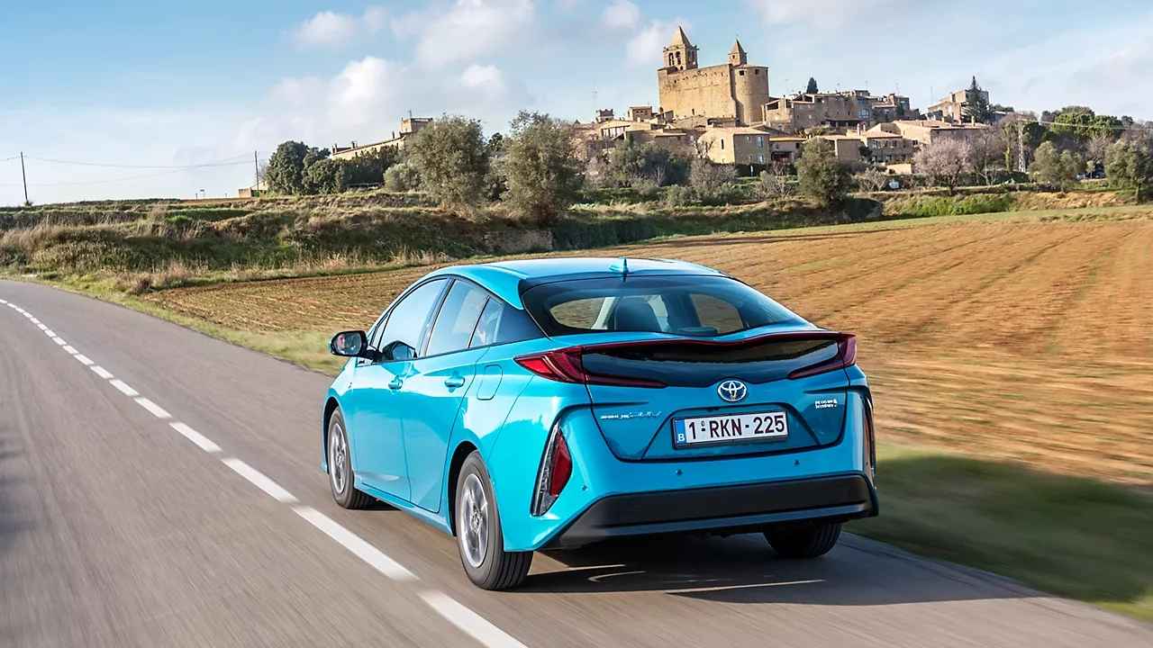 maximize-your-2025-toyota-prius-mileage