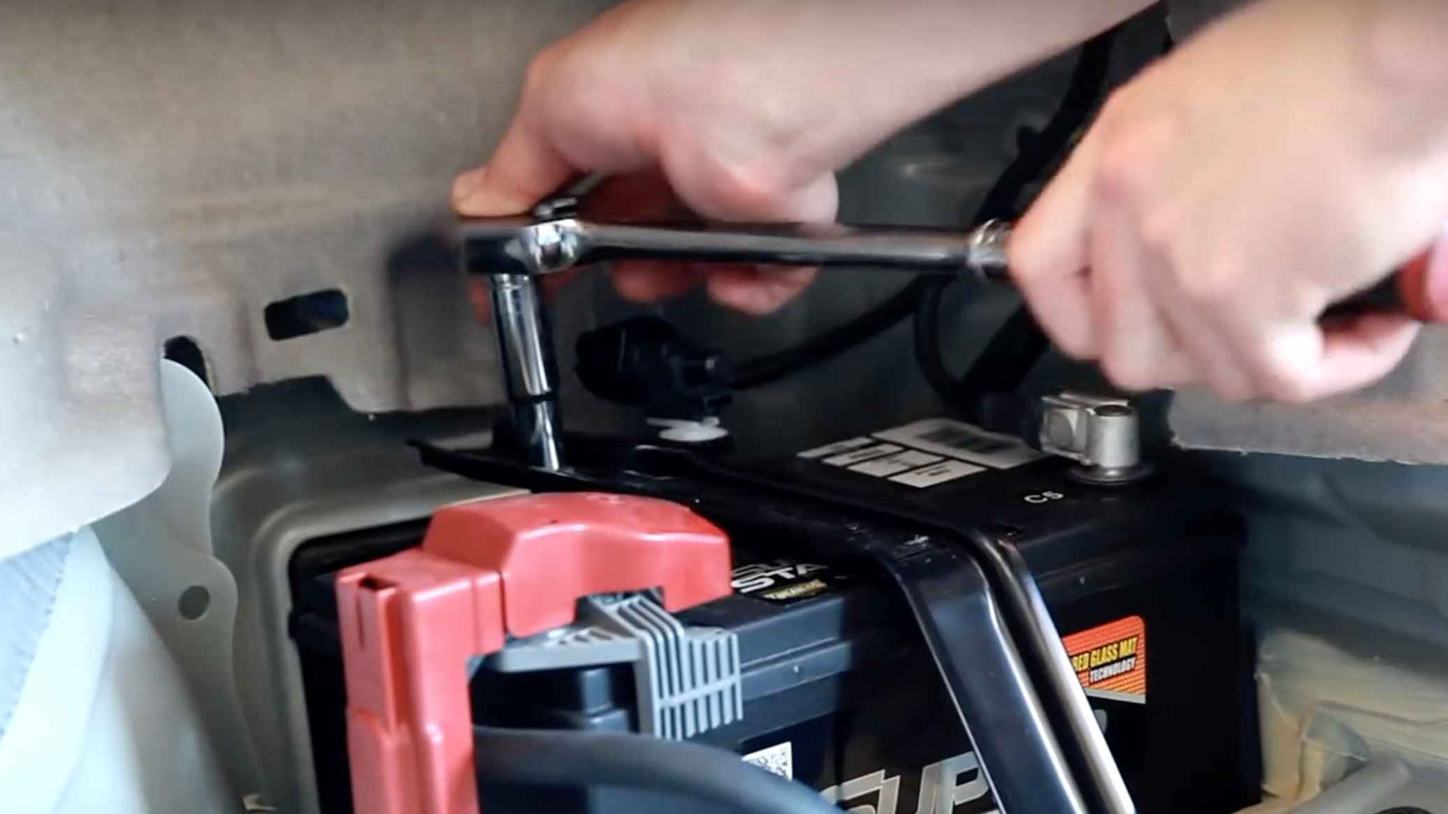 Understand 2025 Prius battery replacement costs with our complete guide. Discover pricing factors, money-saving tips