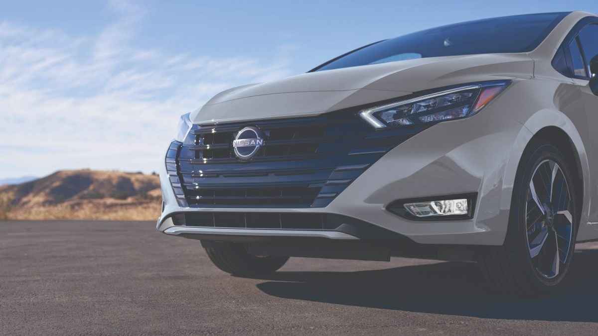 Discover how to optimize your 2025 Nissan Sunny fuel consumption in km/L. This guide provides actionable driving techniques, maintenance insights