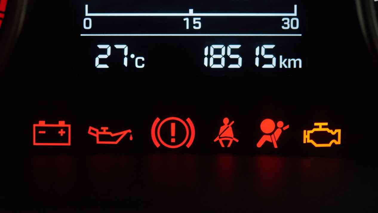 Decode your Nissan Sunny’s warning lights with this 2025 guide. Learn key dashboard symbols, troubleshooting steps, and maintenance tips