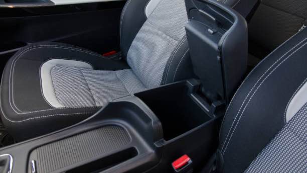 toyota-innova-crysta-seating-guide-how-many-people-can-sit