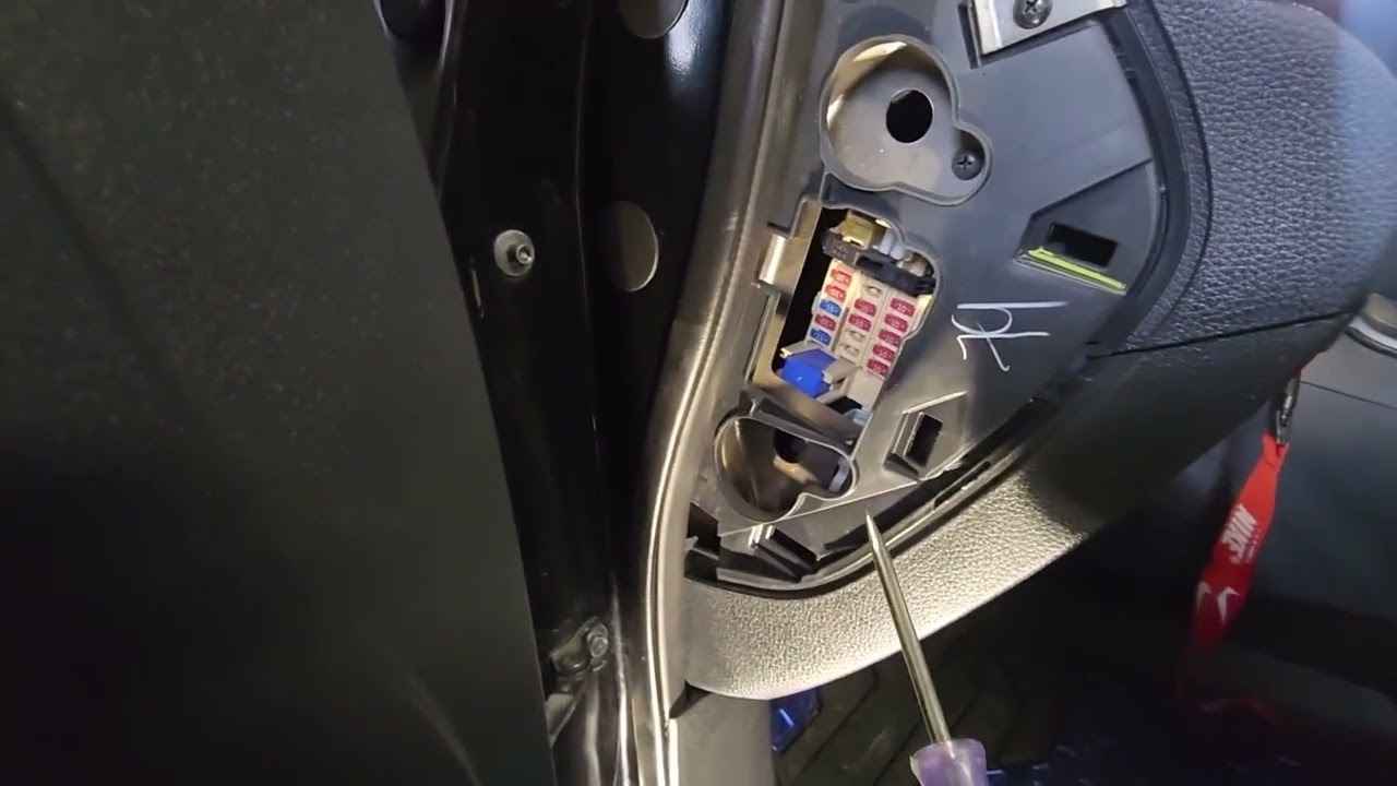 Discover the exact Nissan Sunny fuse box location with our 2025-specific guide. Learn troubleshooting tips, maintenance best practices