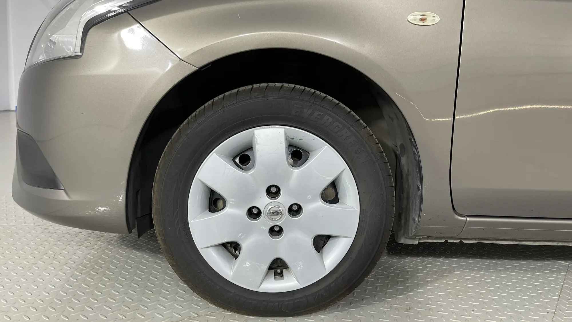Discover the correct Nissan Sunny 2016 tyre size and practical maintenance tips for optimal performance and safety.