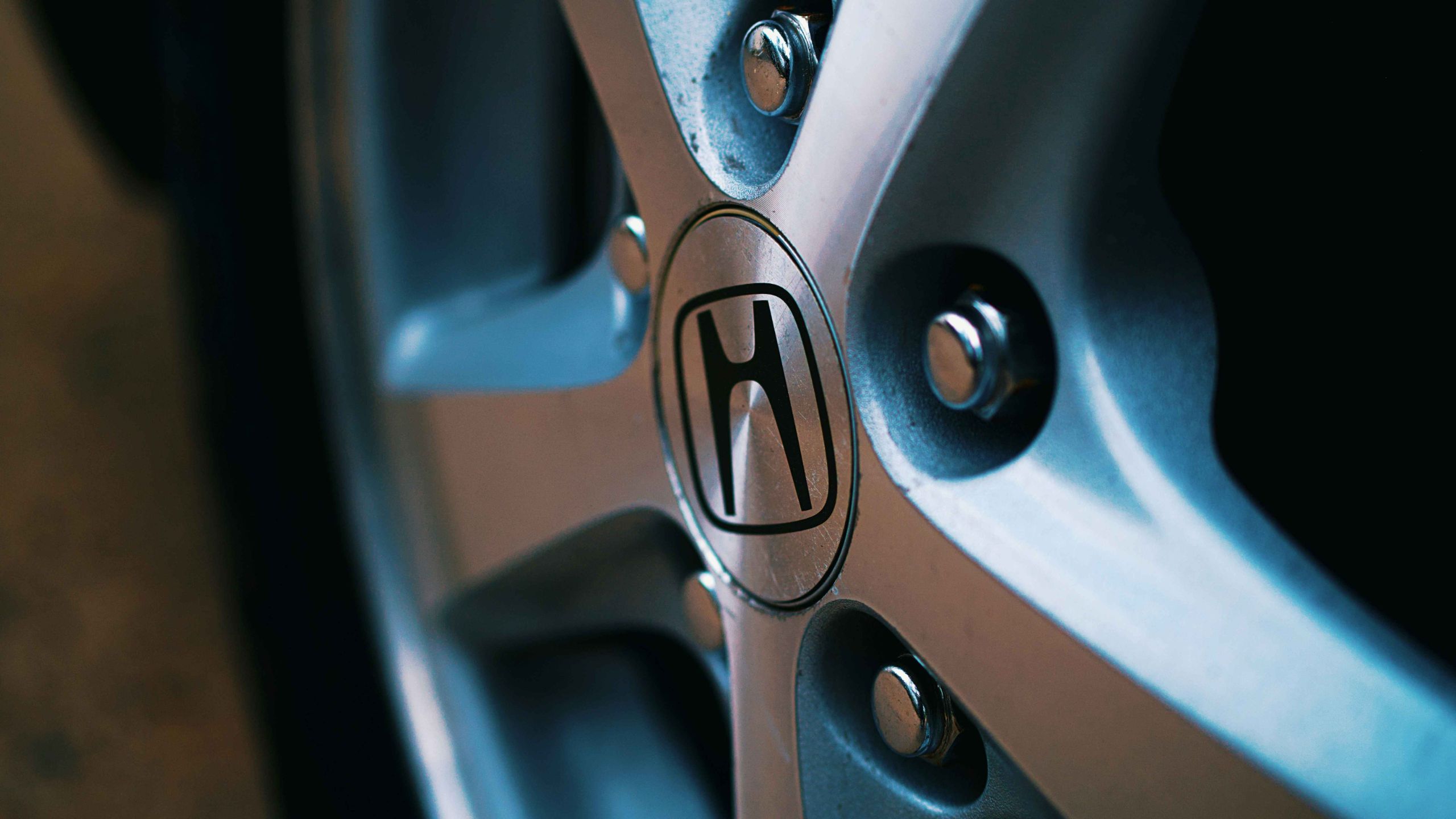Discover current Honda Accord tyre prices with our 2025 buyer's guide. Learn how to choose the right specifications, compare installation options