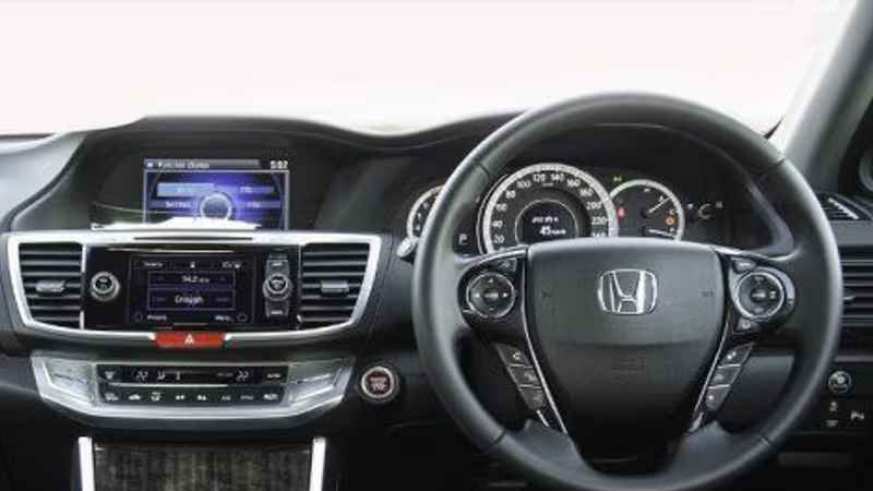 Master your 2025 Honda Accord dashboard with expert insights on warning lights, digital controls, maintenance tips, and smart features.