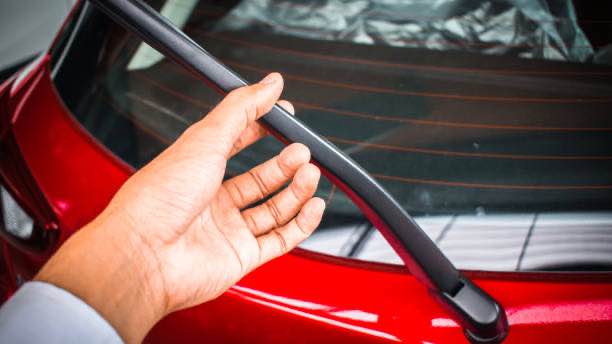 Discover the exact Toyota Yaris wiper blade size for 2025 models. Learn precise measurement techniques