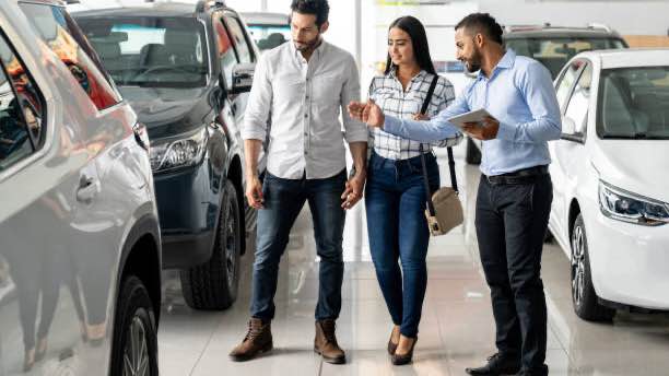 Compare Toyota Yaris and Nissan Sunny for 2025 models. Discover fuel efficiency, maintenance cost
