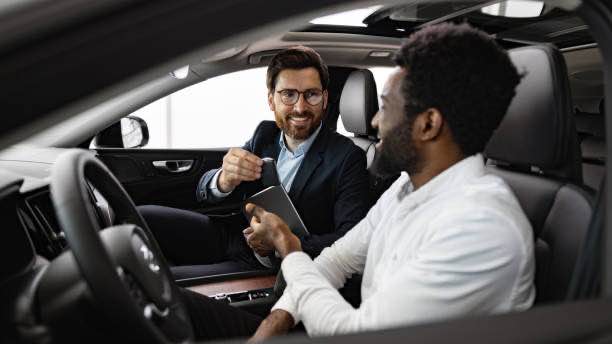 Compare Toyota Raize vs Yaris 2025 for UAE drivers; key differences in fuel efficienc