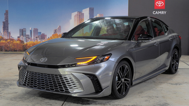 Toyota Camry vs Nissan Altima:2025's Best Family Sedan Showdown