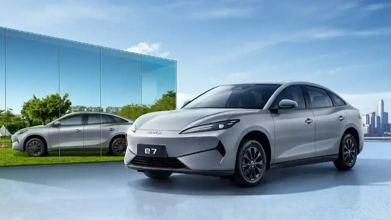 Discover the all new BYD e7, an electric sedan priced from 53,000 AED with a range of up to 520 km, aimed at shared mobility fleets.