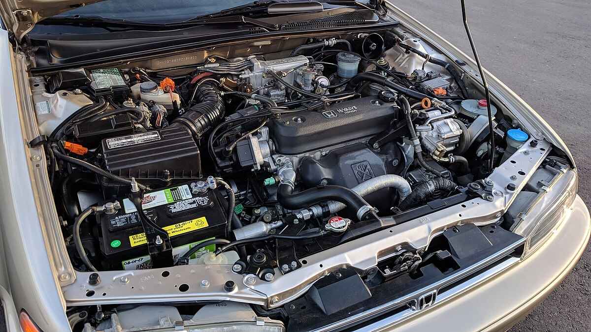 اكتشف كل ما تحتاج معرفته عن محركات هوندا أكورد 2025 بسعات (سي سي) مختلفة - مقارنة بين 1.5L توربو و2.0L هيبرد، نصائح الصيانة