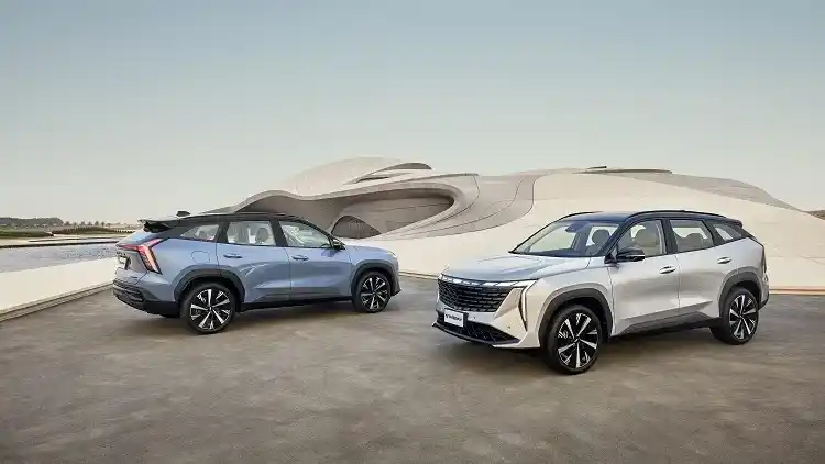 A full comparison between the Geely Star Ray and the City Ray 2025 in Saudi Arabia, covering design, performance, safety, and prices.