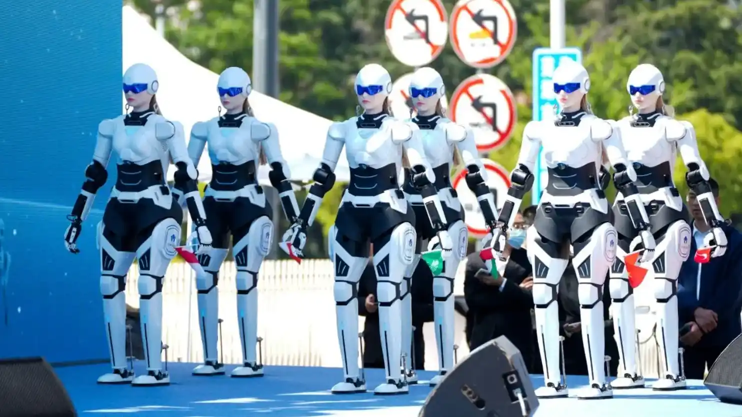 Chery launches 220 AiMOGA robots worldwide, with plans for integration in showrooms, public spaces, and homes.