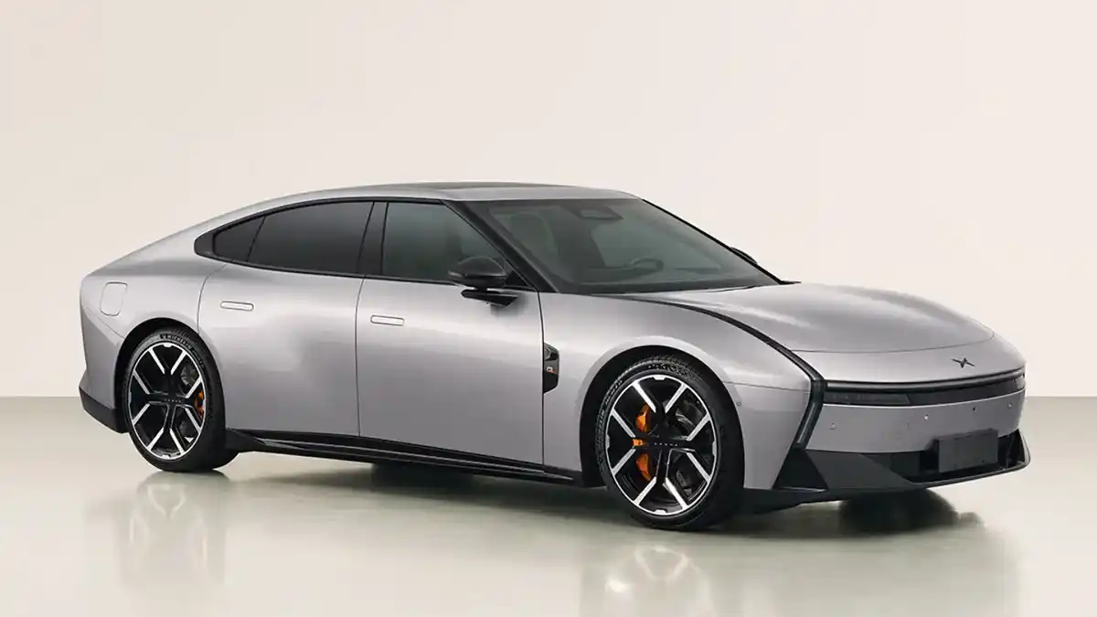 XPENG unveils the new P7 with a smart coupe design, a Turing chip, advanced EV performance, and global pricing starting around 153,000 AED.