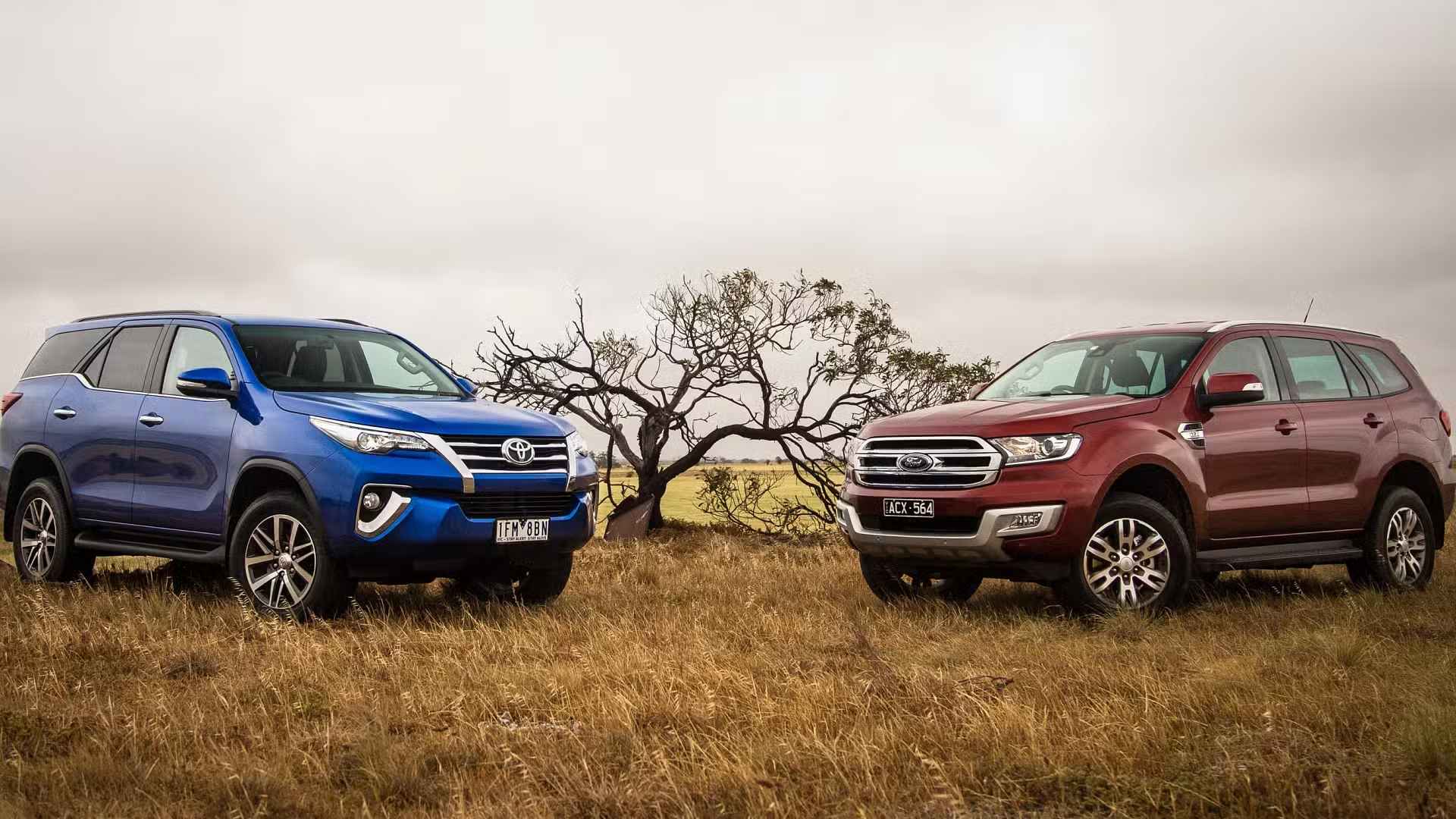 2025 Ford Everest vs Toyota Fortuner in-depth comparison covering off-road performance, fuel efficiency, smart features, and maintenance costs.