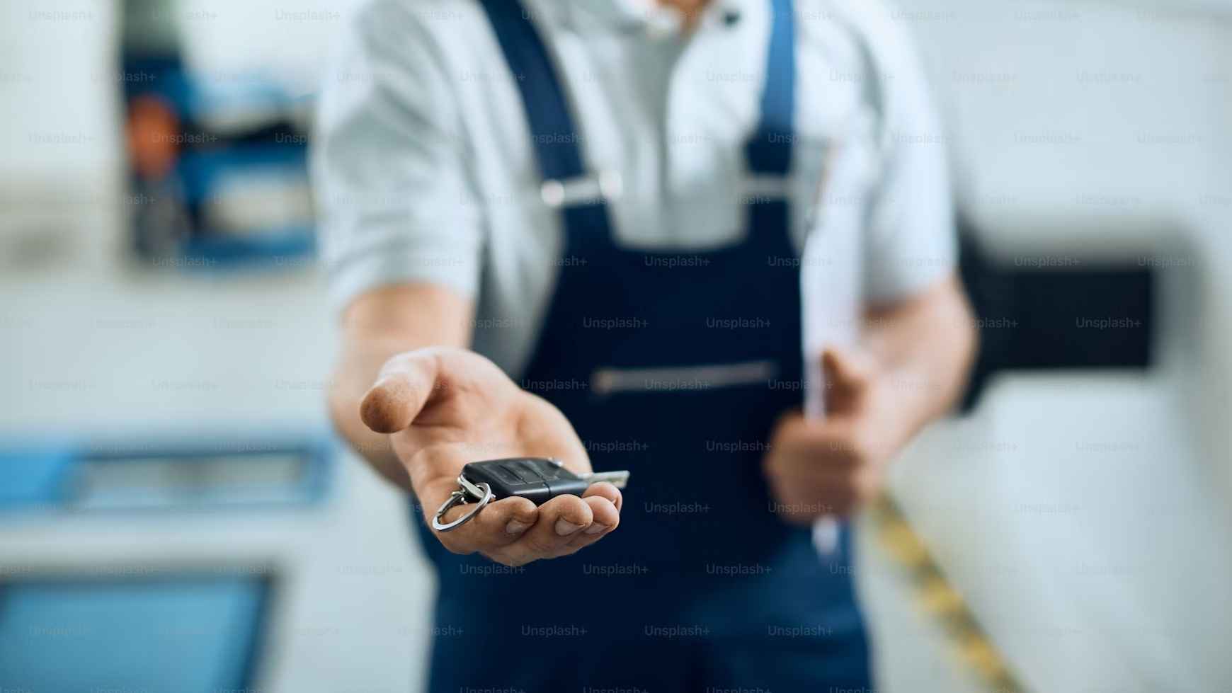 Discover essential 2025 Toyota Camry key solutions for lost fobs, smart key programming, and cost-effective replacements.