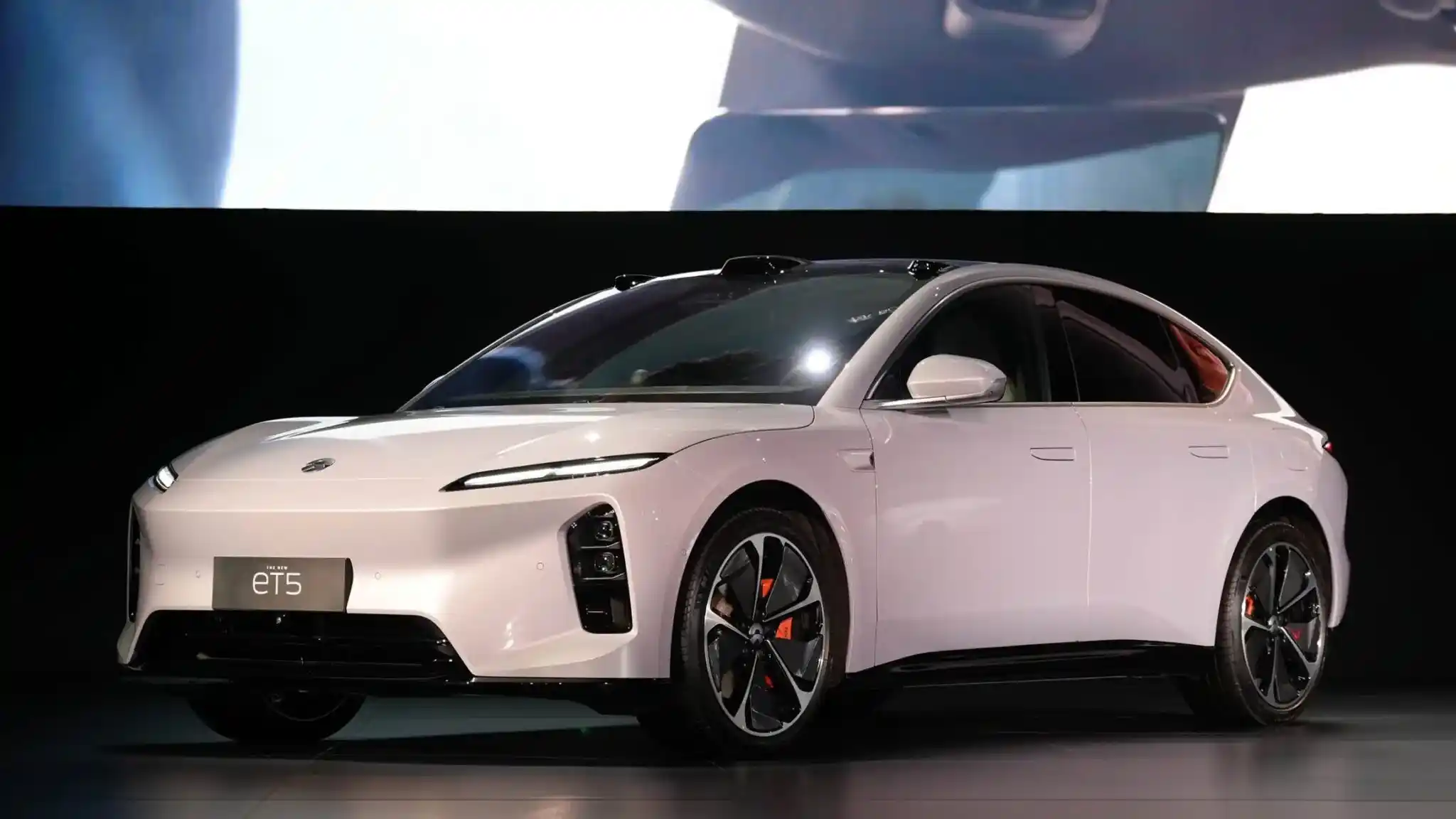 Nio unveils the 2025 ET5 and ET5 Touring with over 1,000 km range, advanced tech, a luxury cabin, and pricing from 151,000 AED.