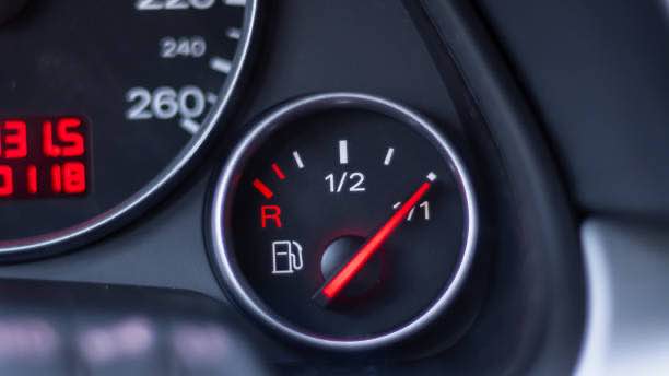 Discover the Toyota Fortuner petrol tank capacity (80L) and learn how to maximize mileage, plan refueling