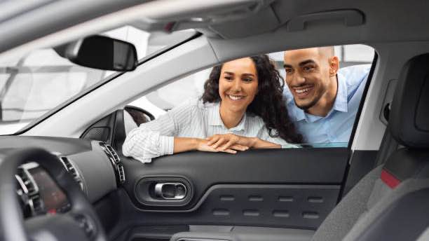Compare the 2025 Hyundai Sonata and Toyota Camry for midsize sedan buyers. Discover key differences in pricing